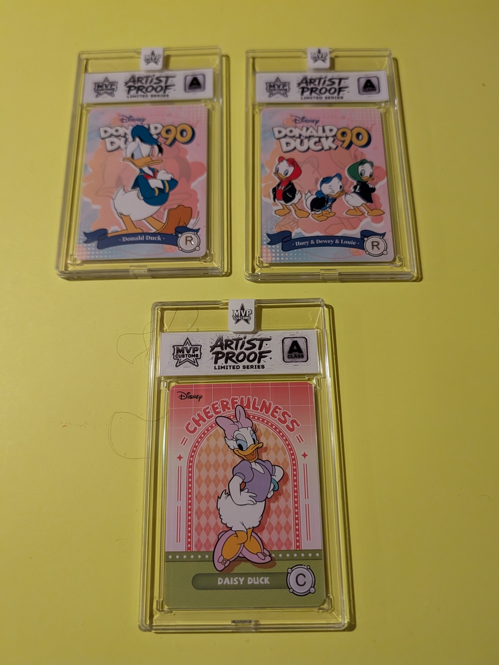 DONALD DUCK AND FAMILY CARD SET LIMITED EDITION'S NEW (3)